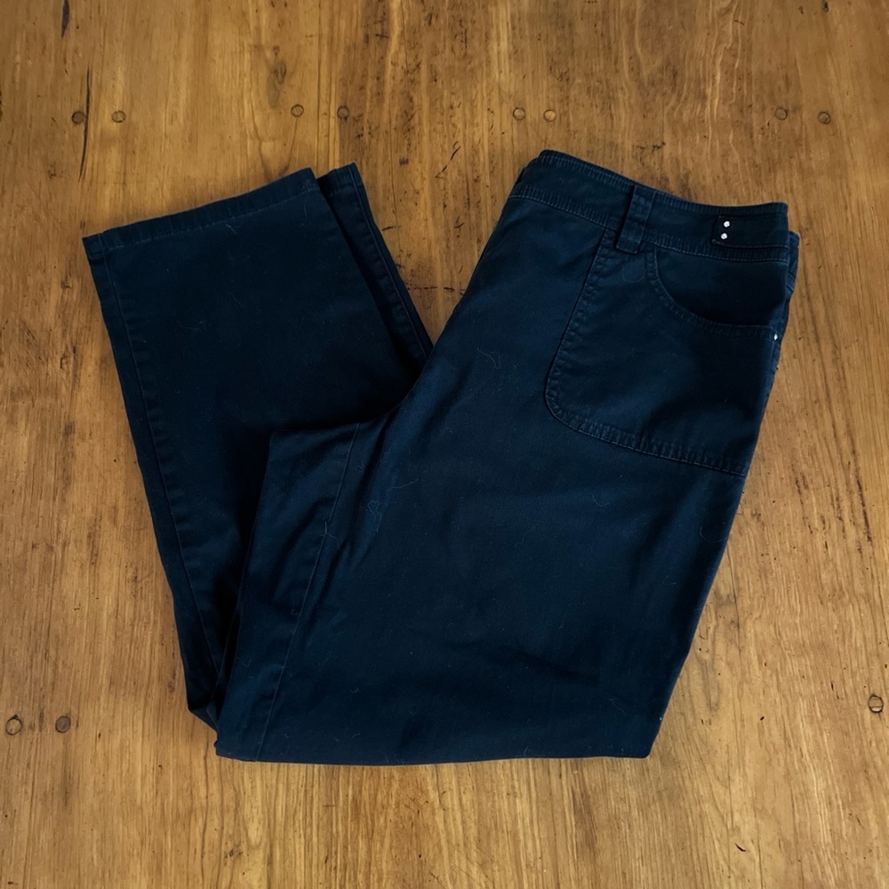 Chico’s Cropped Black Pants Size 1.5